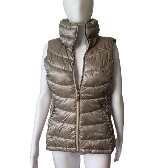 Calvin Klein Jackets & Blazers - NWOT Calvin Klein Puffer vest